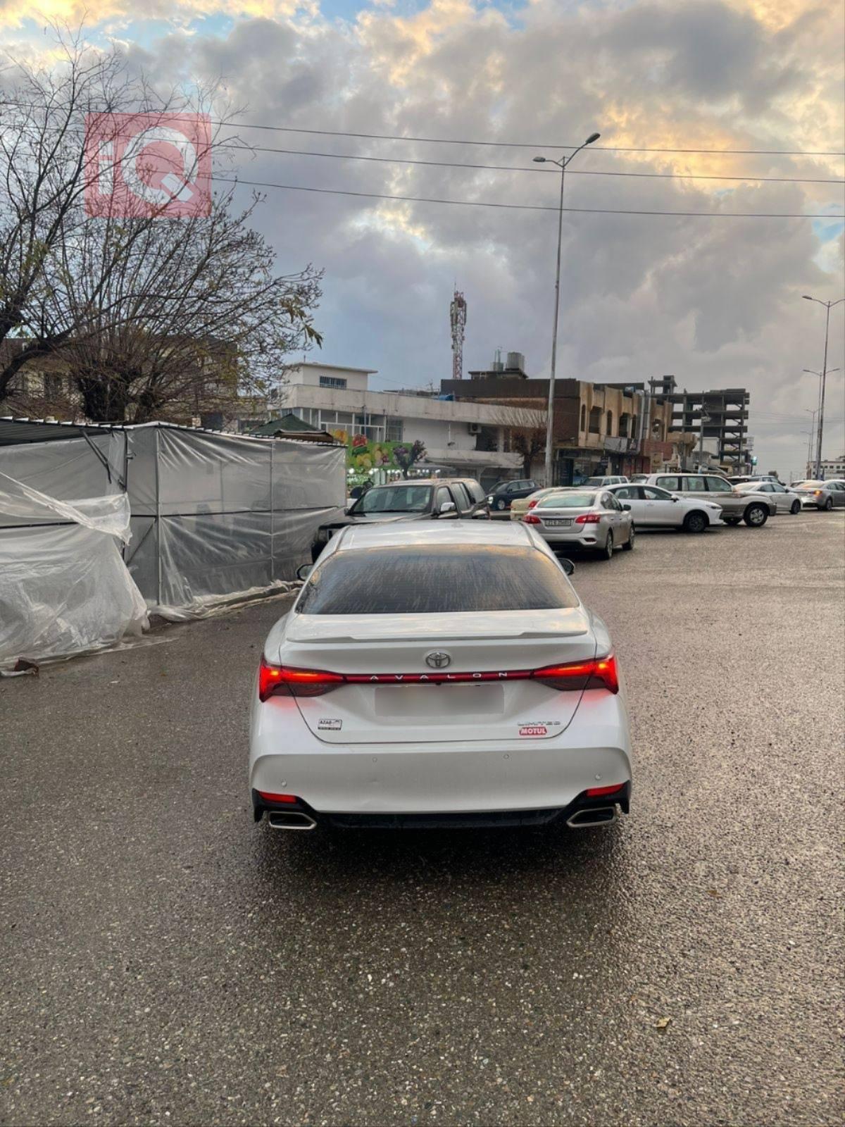 تويوتا أفالون